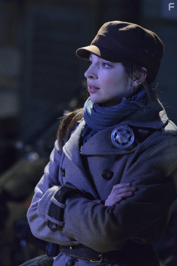 Anna Hopkins in Вызов (2013)