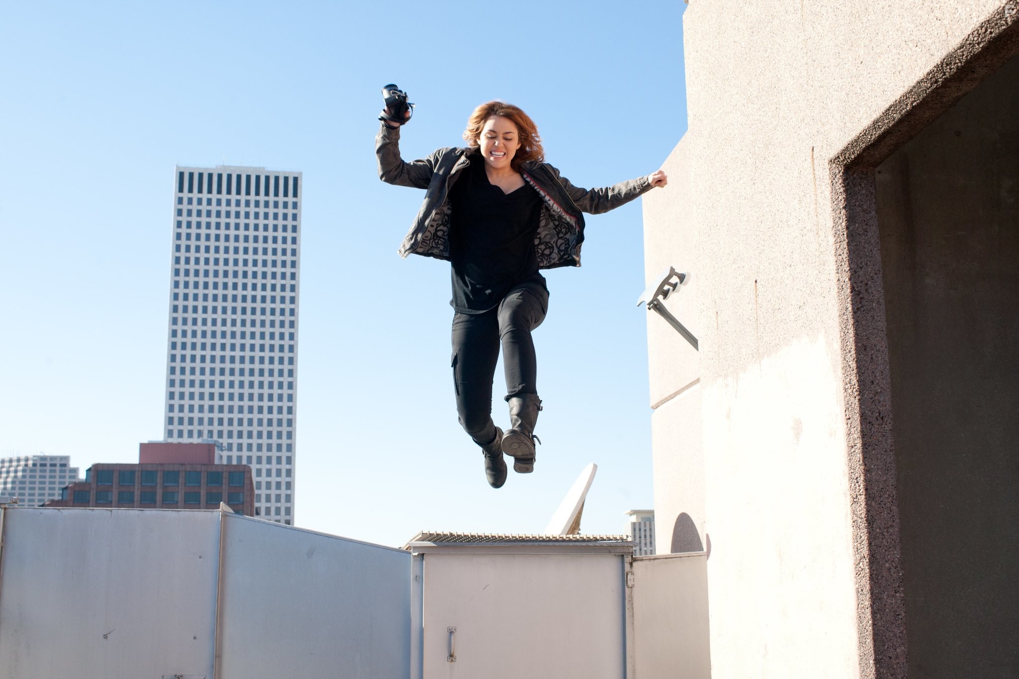 Miley Cyrus in Агент под прикрытием (2012)