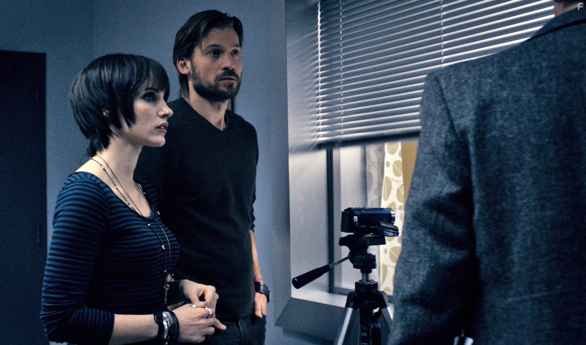 Nikolaj Coster-Waldau and Jessica Chastain in Мама (2013)