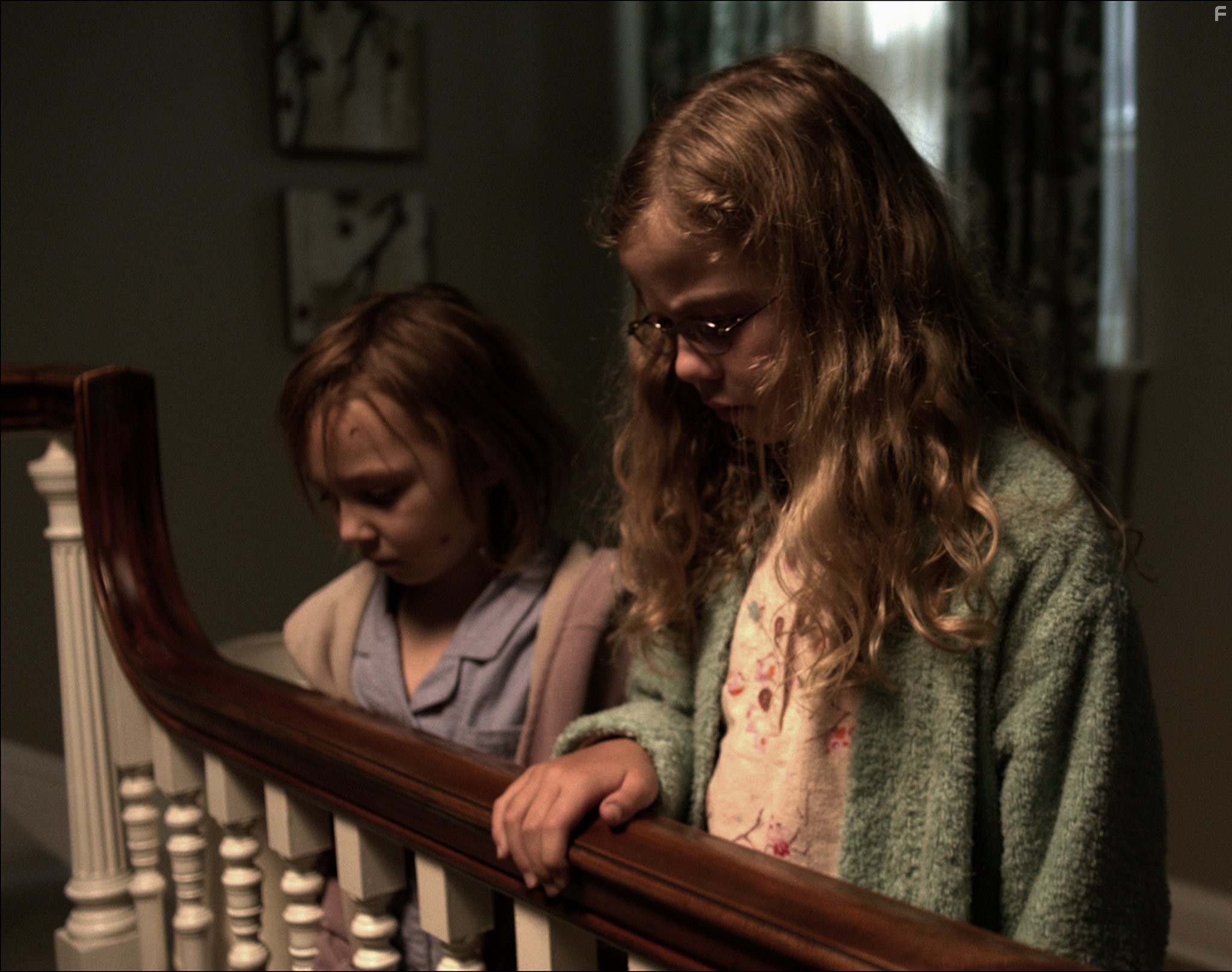 Megan Charpentier and Isabelle N?lisse in Мама (2013)