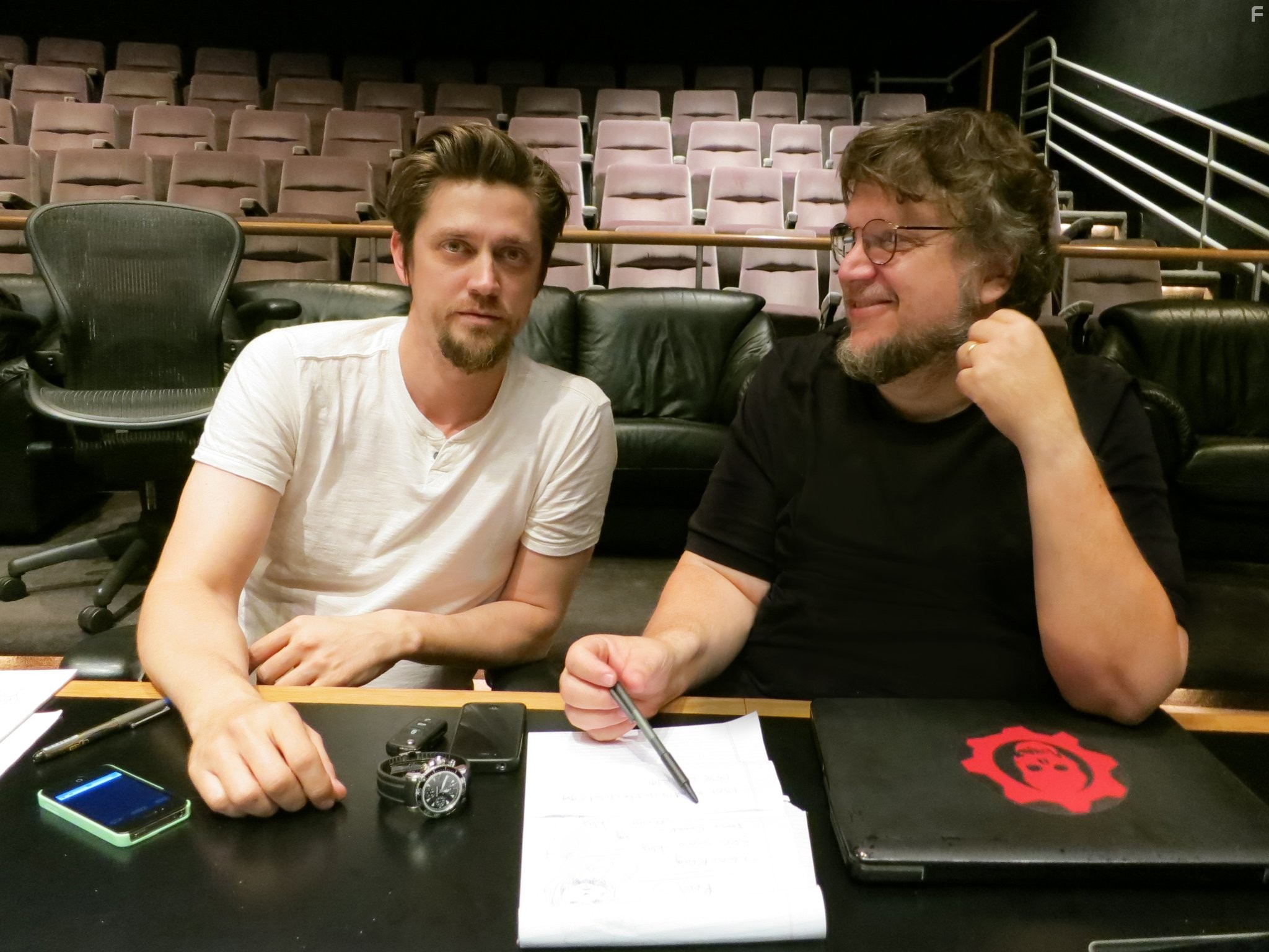 Andr?s Muschietti and Guillermo del Toro in Мама (2013)