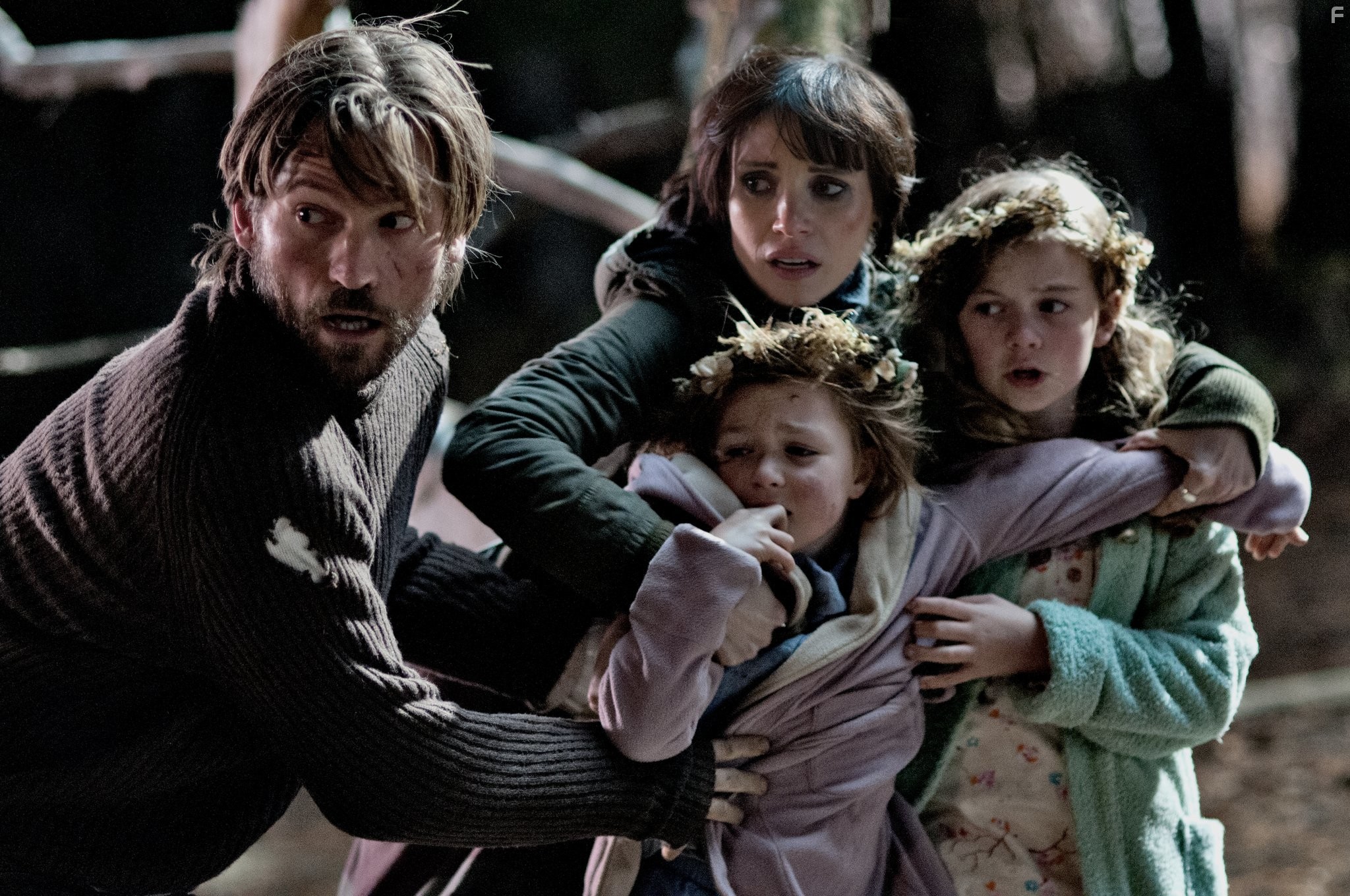 Nikolaj Coster-Waldau, Jessica Chastain, Megan Charpentier, and Isabelle N?lisse in Мама (2013)