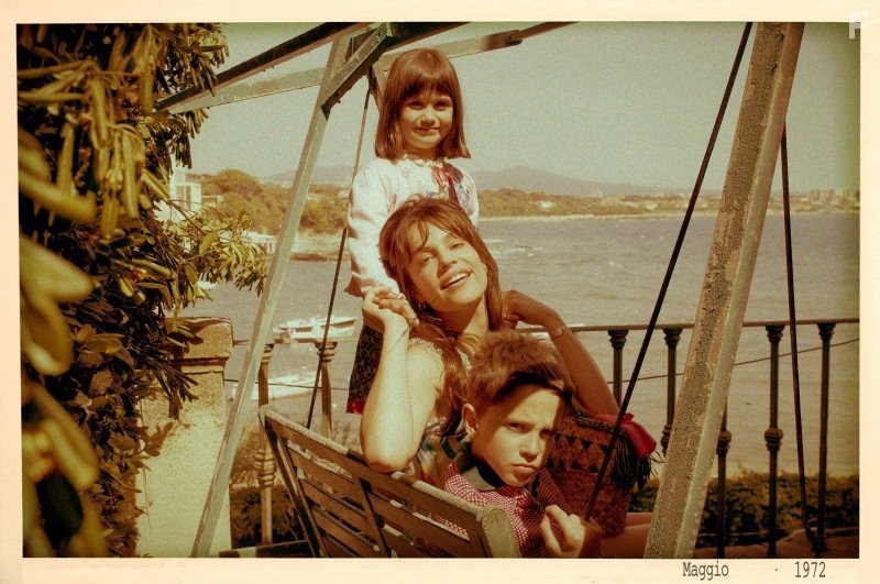 Micaela Ramazzotti, Aurora Frasca, and Giacomo Bibbiani in Первое прекрасное (2010)