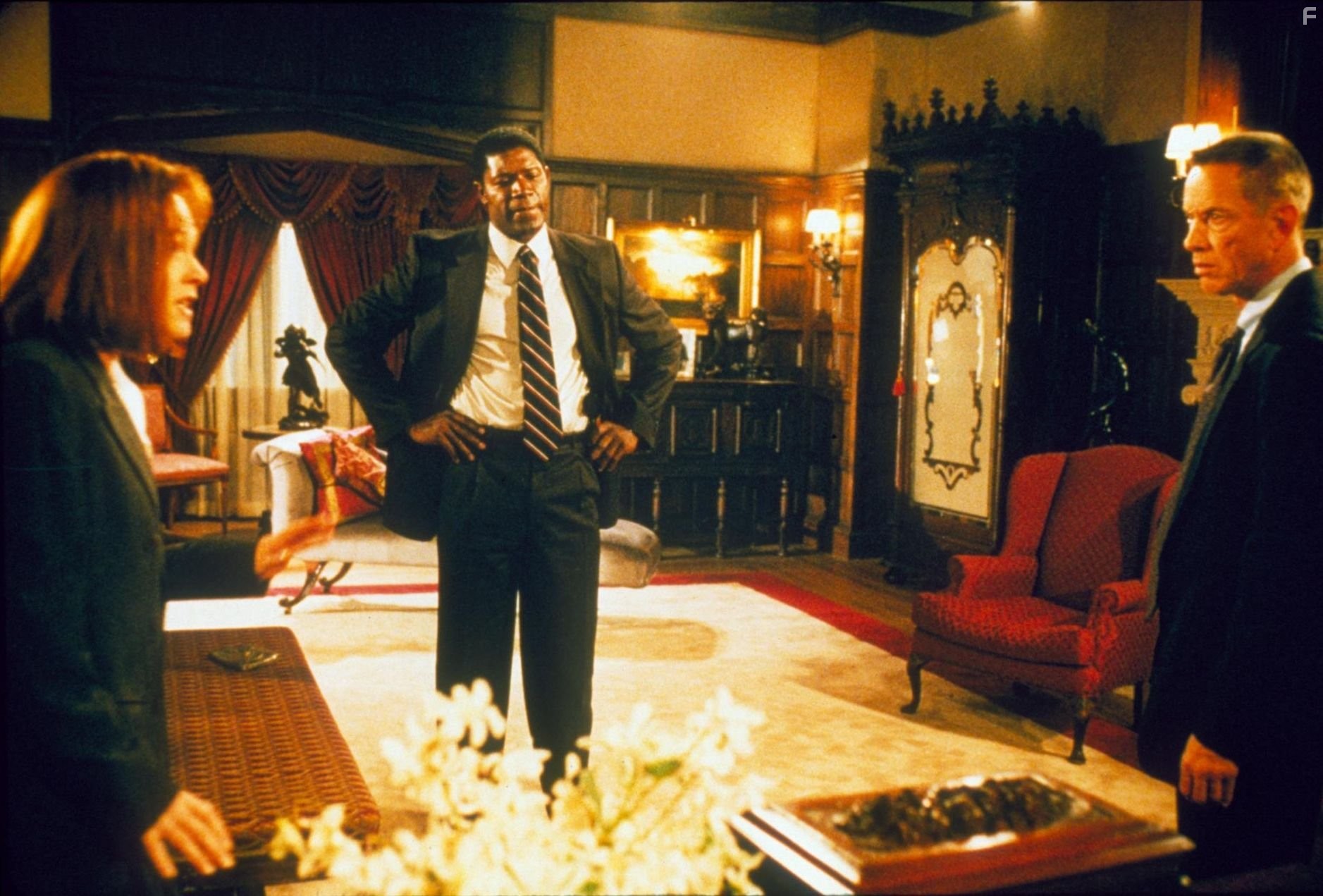 Judy Davis, Scott Glenn, and Dennis Haysbert in Абсолютная власть (1997)