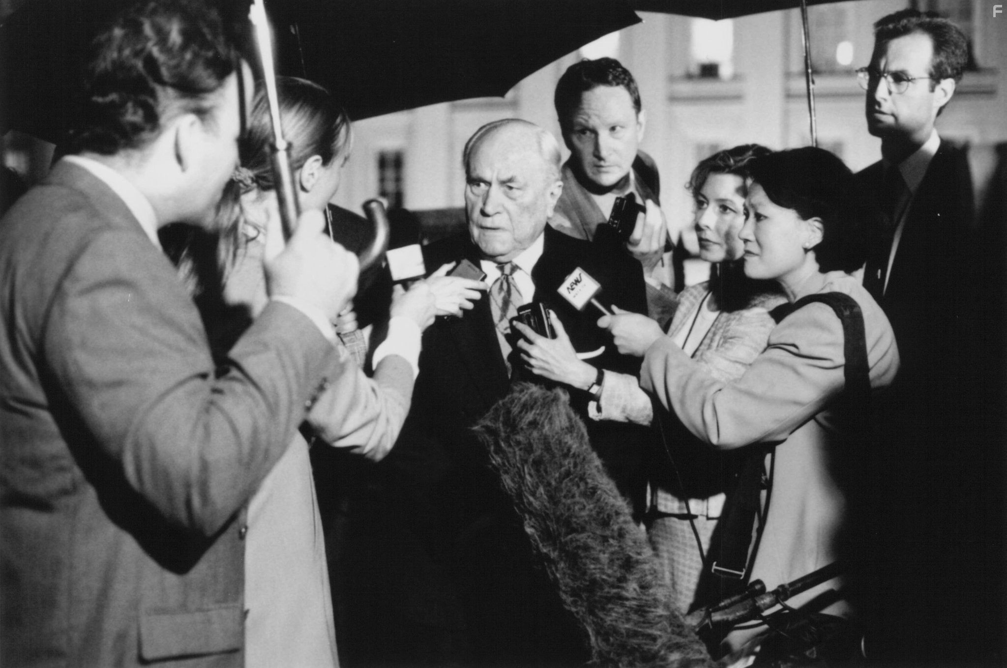 E.G. Marshall in Абсолютная власть (1997)