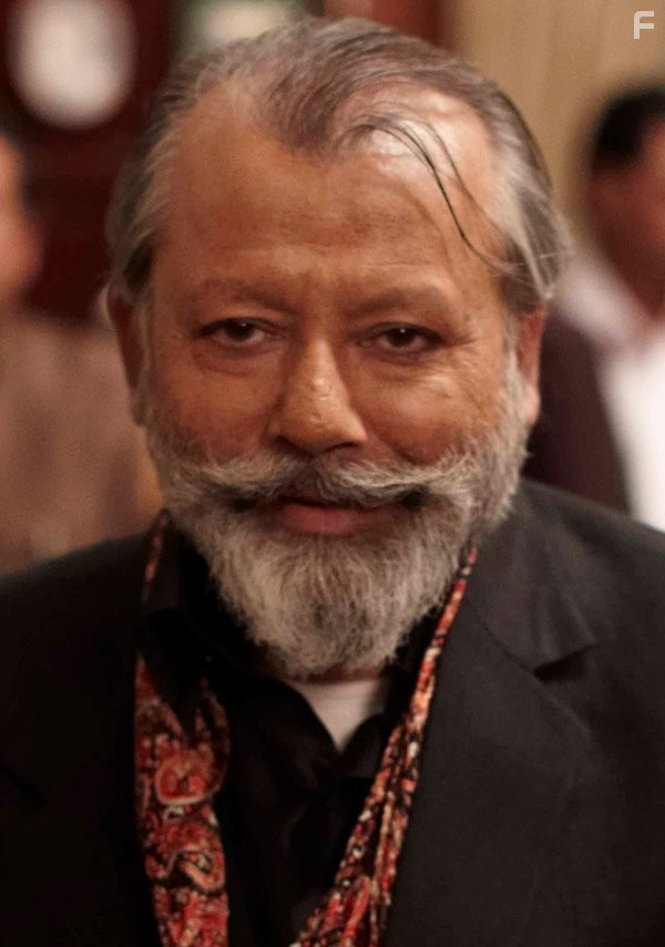 Pankaj Kapur in Матру, Биджли и Мандола (2013)