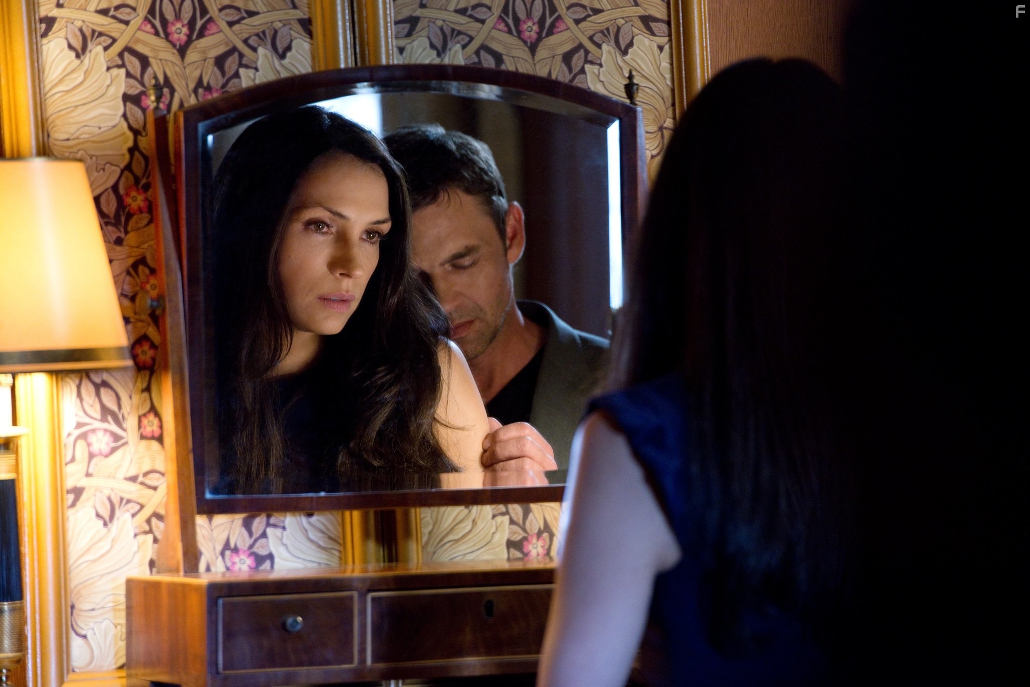 Famke Janssen and Dougray Scott in Хемлок Гроув (2013)