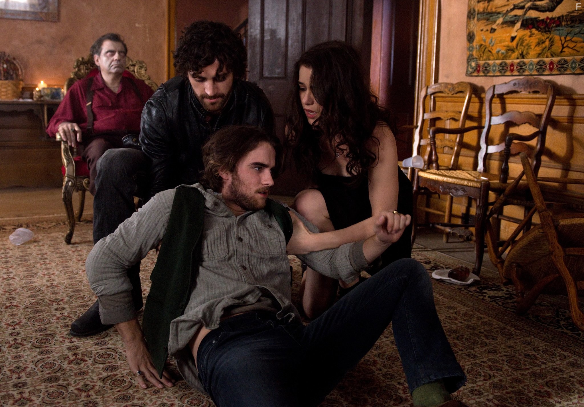 Kaniehtiio Horn, Landon Liboiron, and Luke Camilleri in Хемлок Гроув (2013)