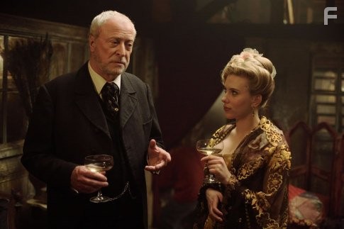 Michael Caine and Scarlett Johansson in Престиж (2006)