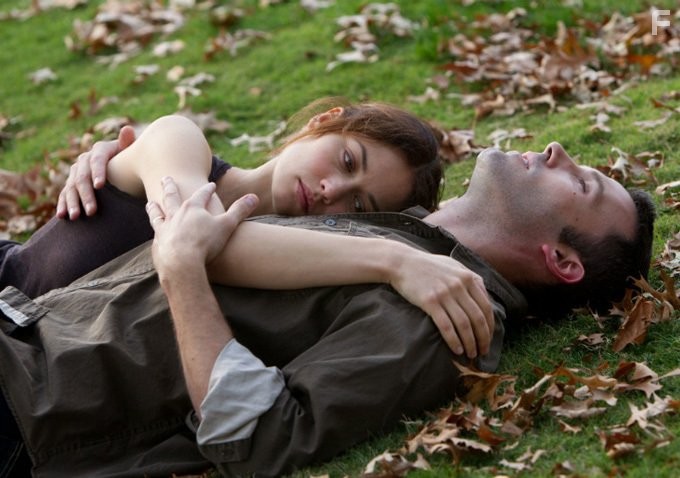 Ben Affleck and Olga Kurylenko in К чуду (2012)