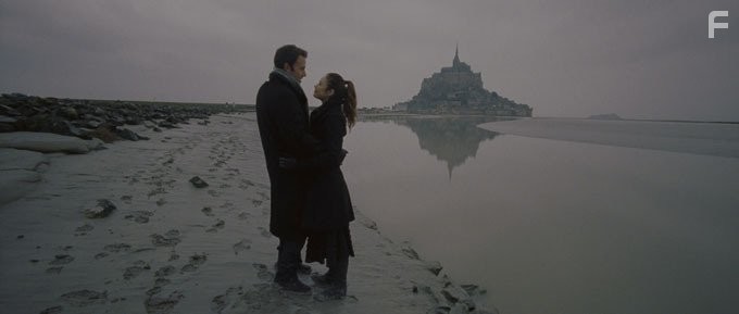 Ben Affleck and Olga Kurylenko in К чуду (2012)