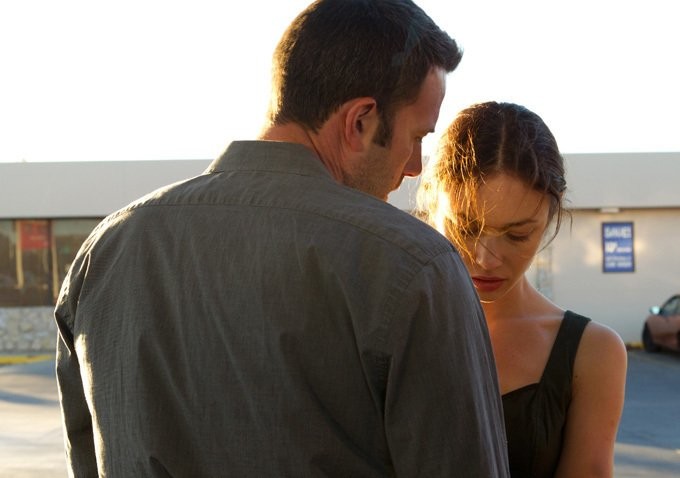 Ben Affleck and Olga Kurylenko in К чуду (2012)
