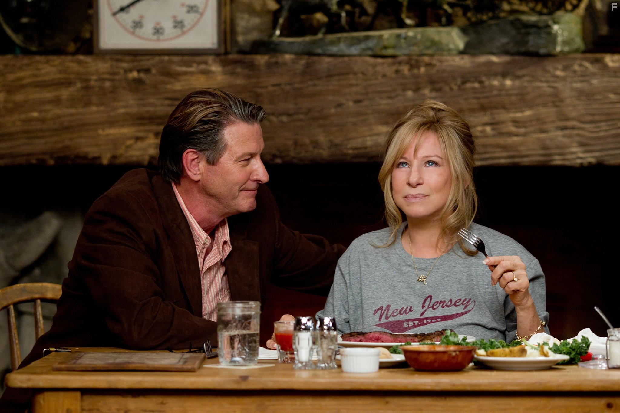 Barbra Streisand and Brett Cullen in Проклятие моей матери (2012)