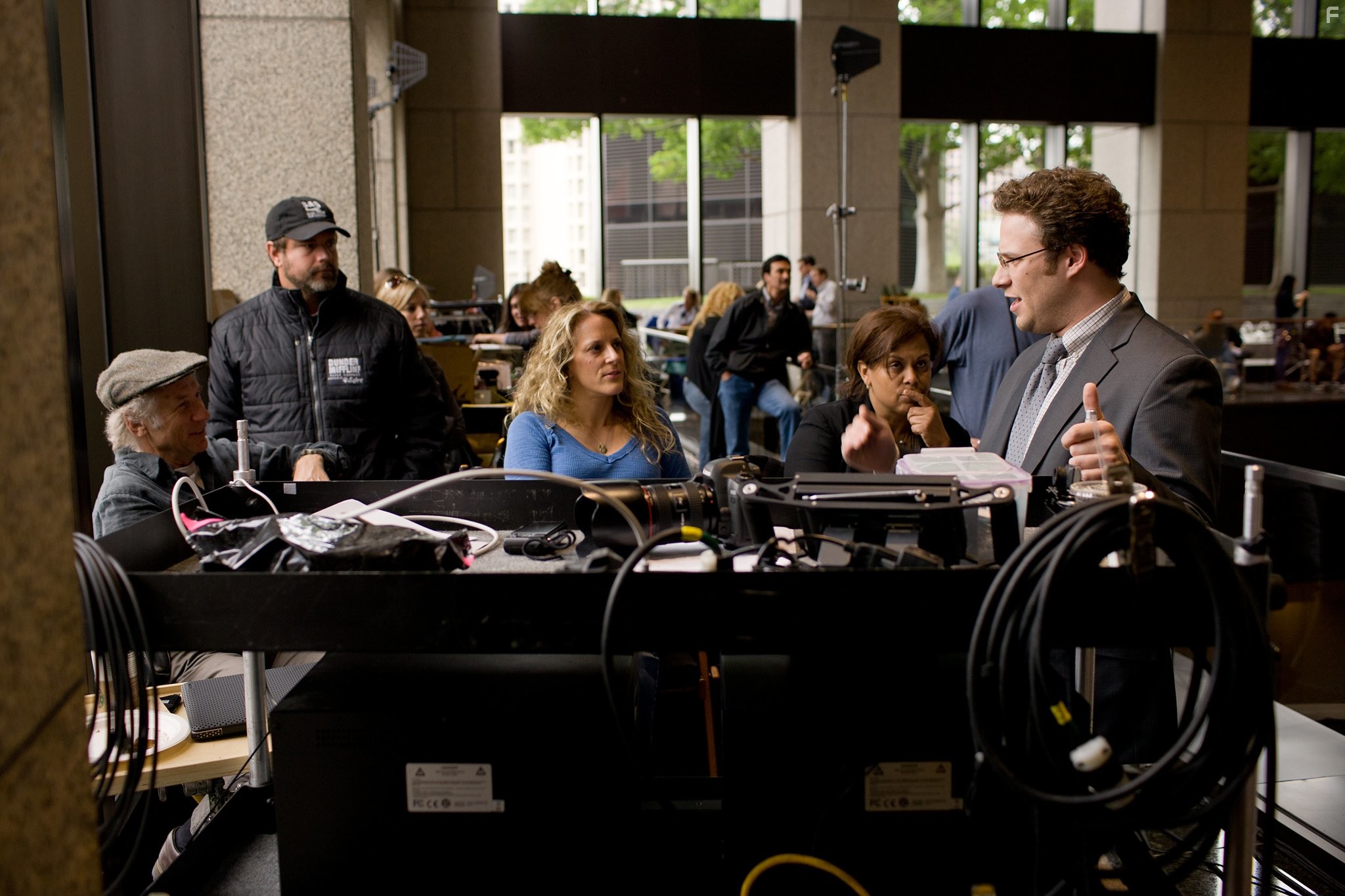 Anne Fletcher and Seth Rogen in Проклятие моей матери (2012)