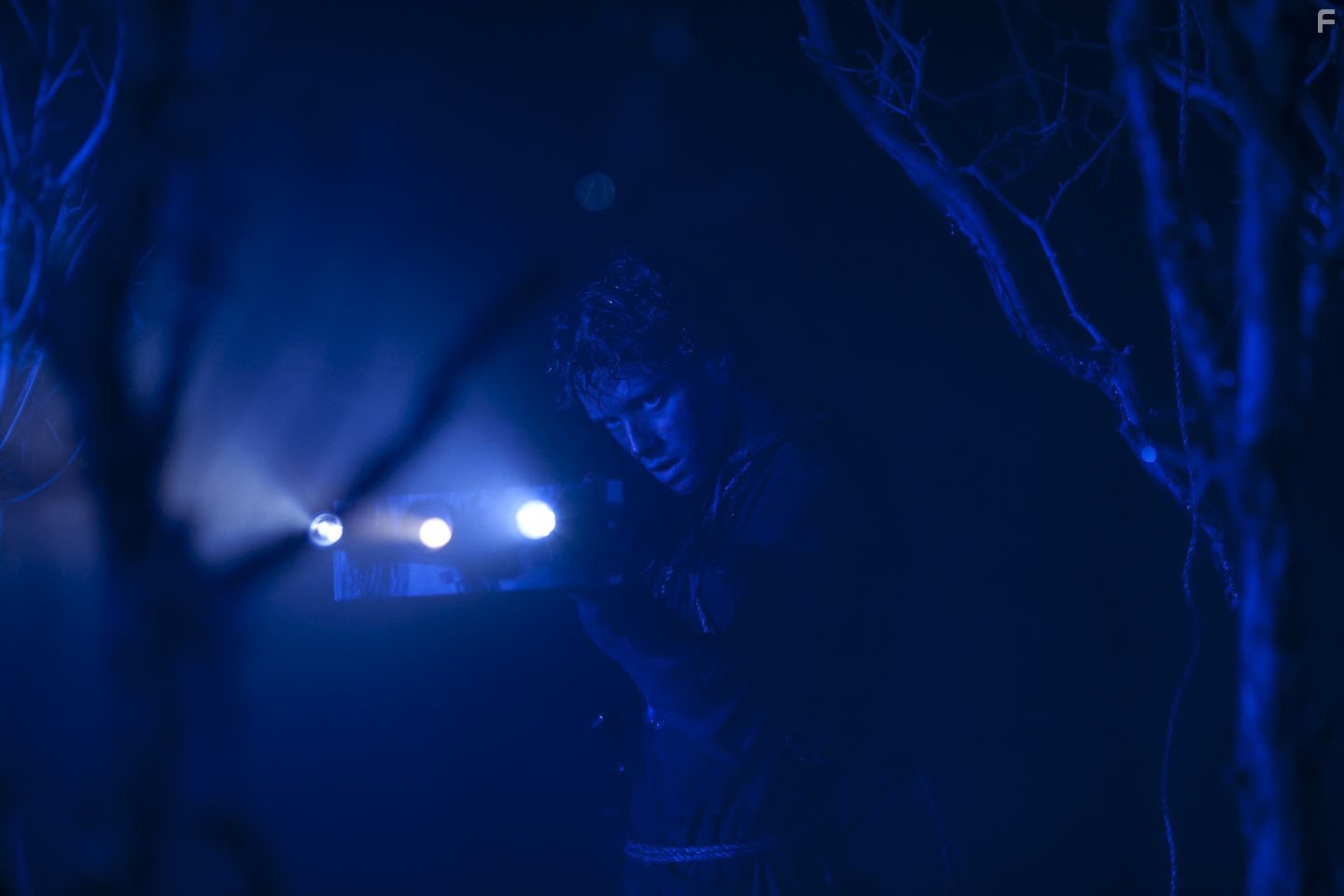 Под кроватью