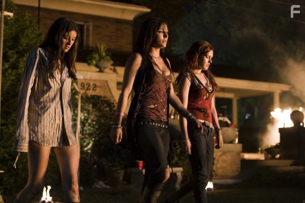 Briana Evigan, Rumer Willis, and Caroline D'Amore in Крик в общаге (2009)