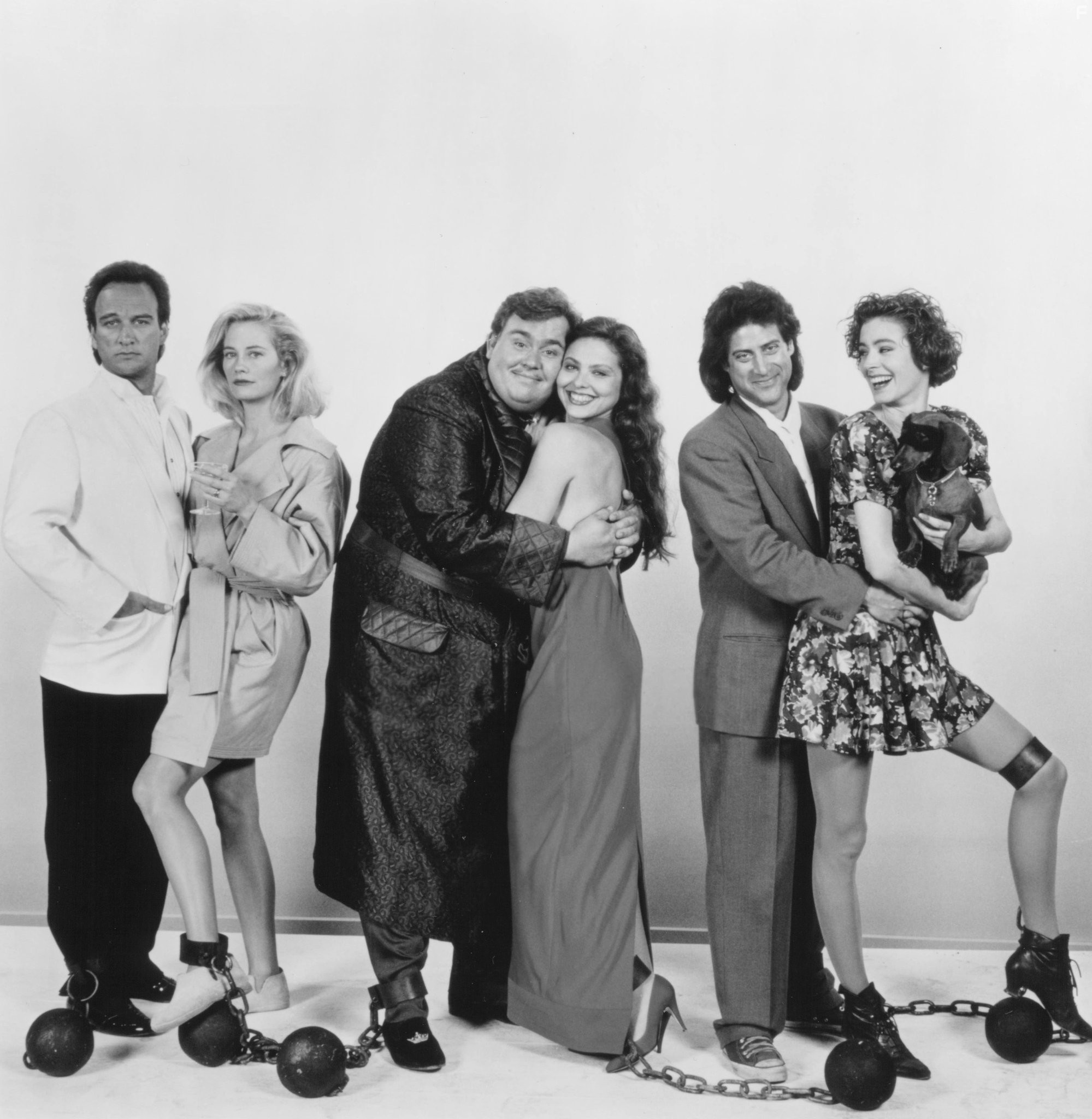 Sean Young, James Belushi, John Candy, Ornella Muti, Cybill Shepherd, and Richard Lewis in Odnazhdy prestupiv zakon (1992)