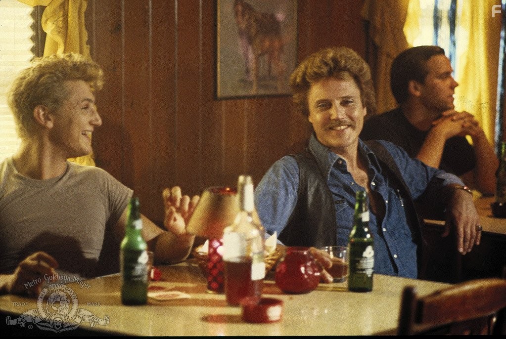 Sean Penn and Christopher Walken in В упор (1986)