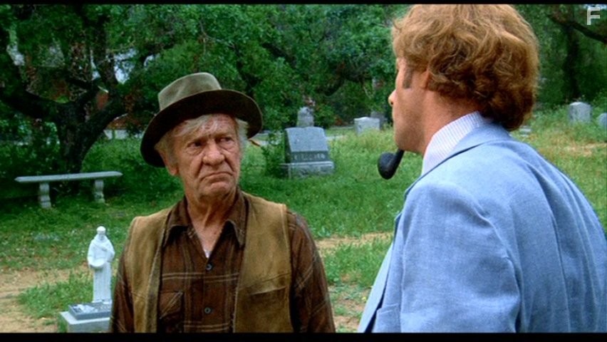 Bruce Dern and John Steadman in Семейный заговор (1976)