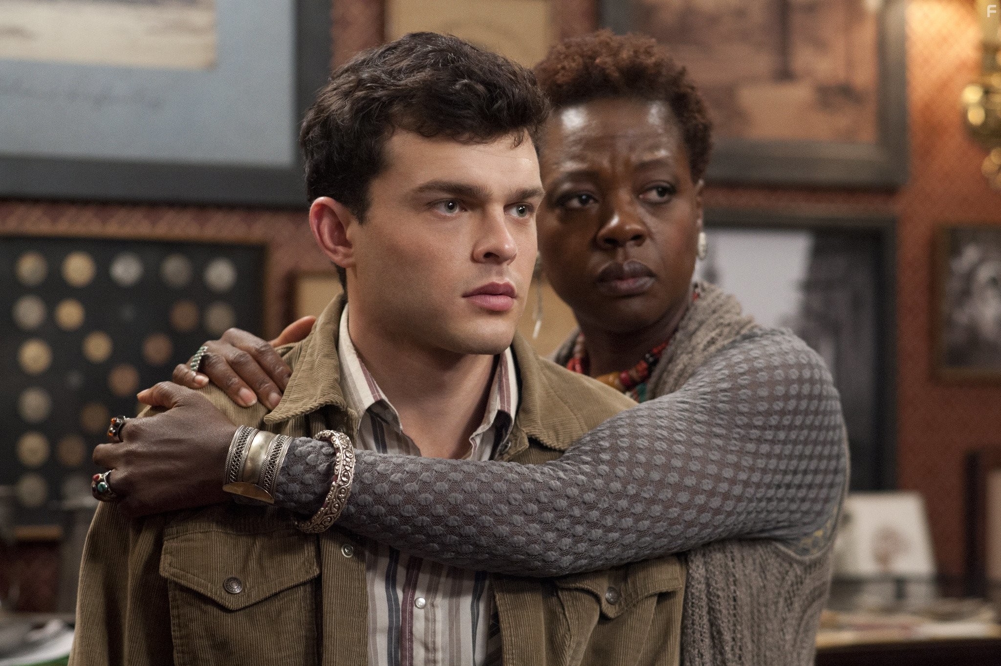 Viola Davis and Alden Ehrenreich in Прекрасные создания (2013)
