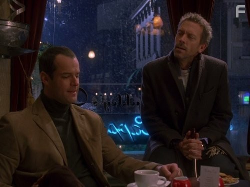 Hugh Laurie and Josh Stamberg in Доктор Хаус (2004)