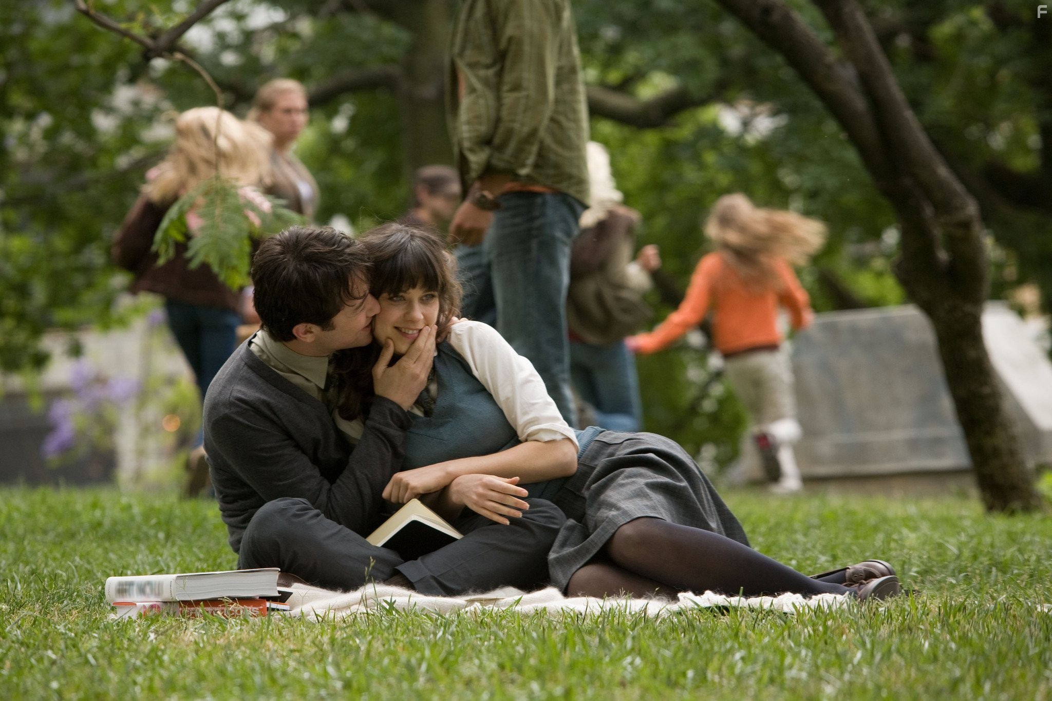 Zooey Deschanel and Joseph Gordon-Levitt in (500) дней летa (2009)