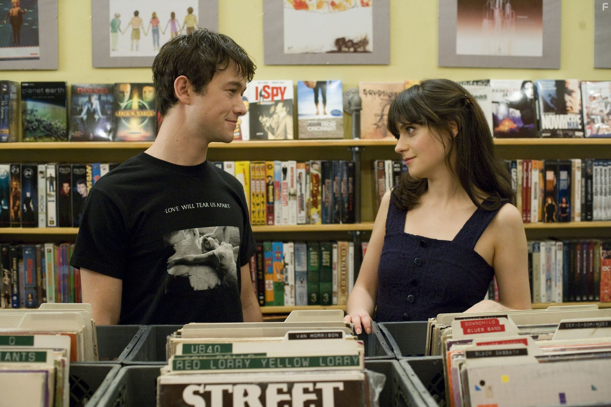 Zooey Deschanel and Joseph Gordon-Levitt in (500) дней летa (2009)