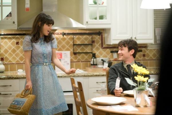 Zooey Deschanel and Joseph Gordon-Levitt in (500) дней летa (2009)