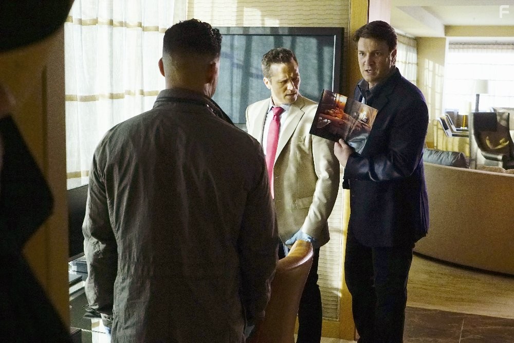 Jon Huertas, Seamus Dever, and Nathan Fillion in Касл (2009)