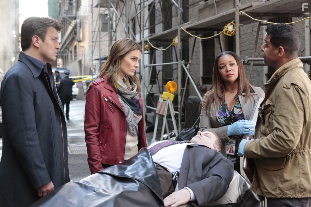 Jon Huertas, Tamala Jones, Nathan Fillion, and Stana Katic in Касл (2009)