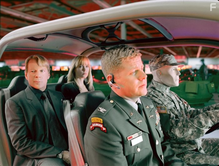 Bruce Willis, Michael Cudlitz, and Radha Mitchell in Суррогаты (2009)