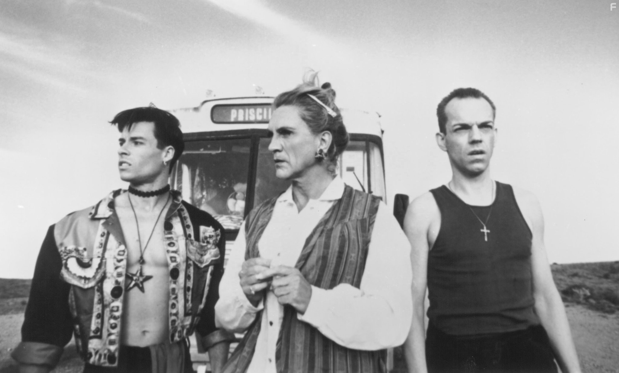 Terence Stamp, Guy Pearce, and Hugo Weaving in Приключения Присциллы, королевы пустыни (1994)