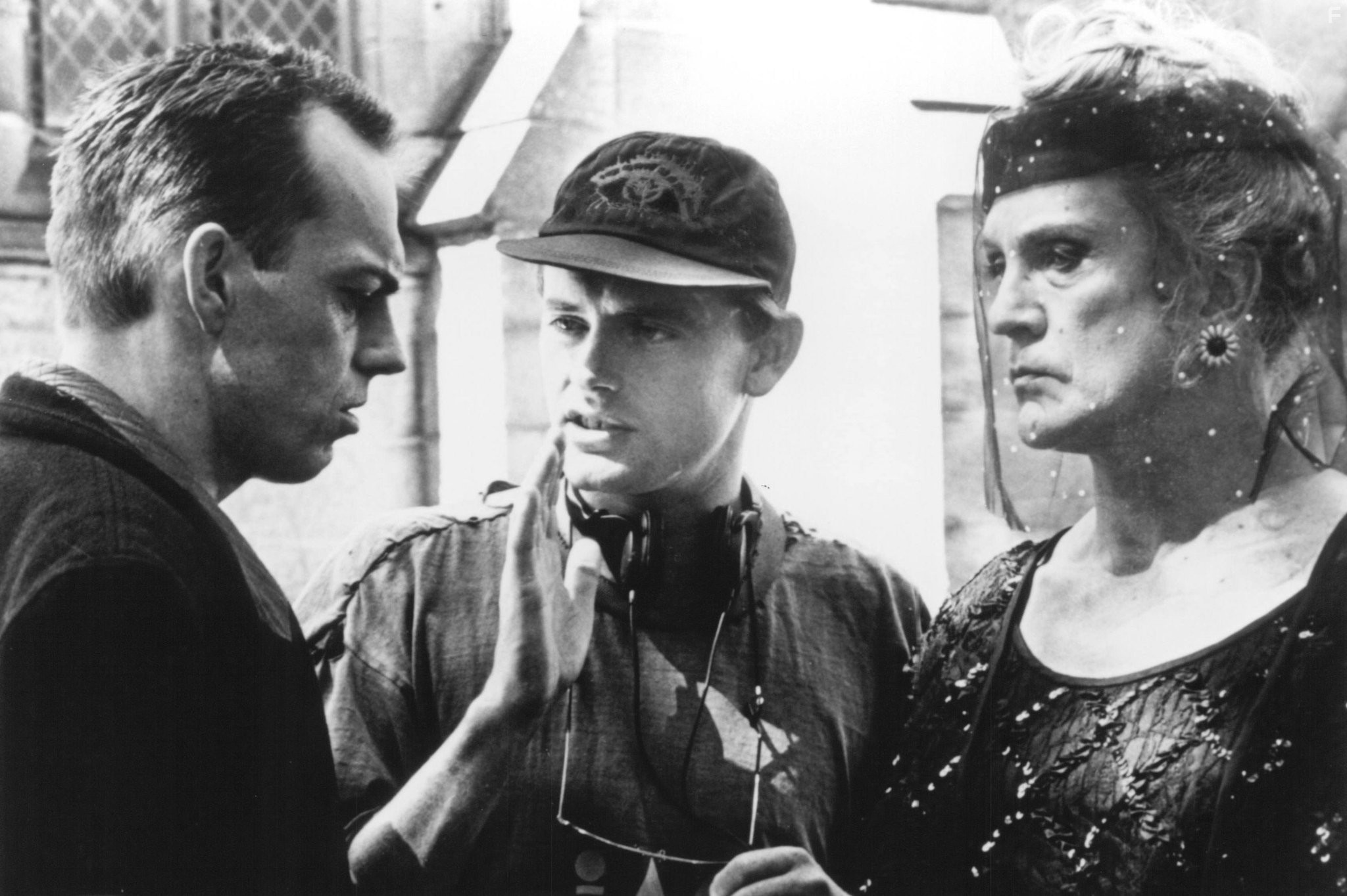 Terence Stamp and Hugo Weaving in Приключения Присциллы, королевы пустыни (1994)