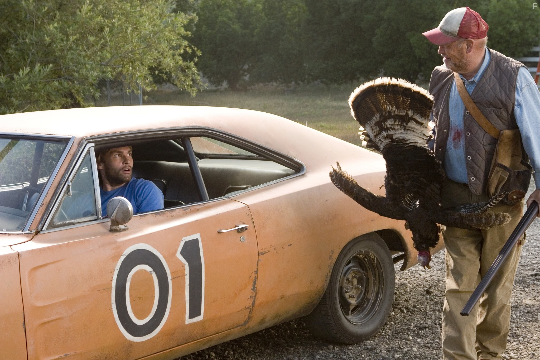 Seann William Scott and Barry Corbin in Придурки из Хаззарда (2005)