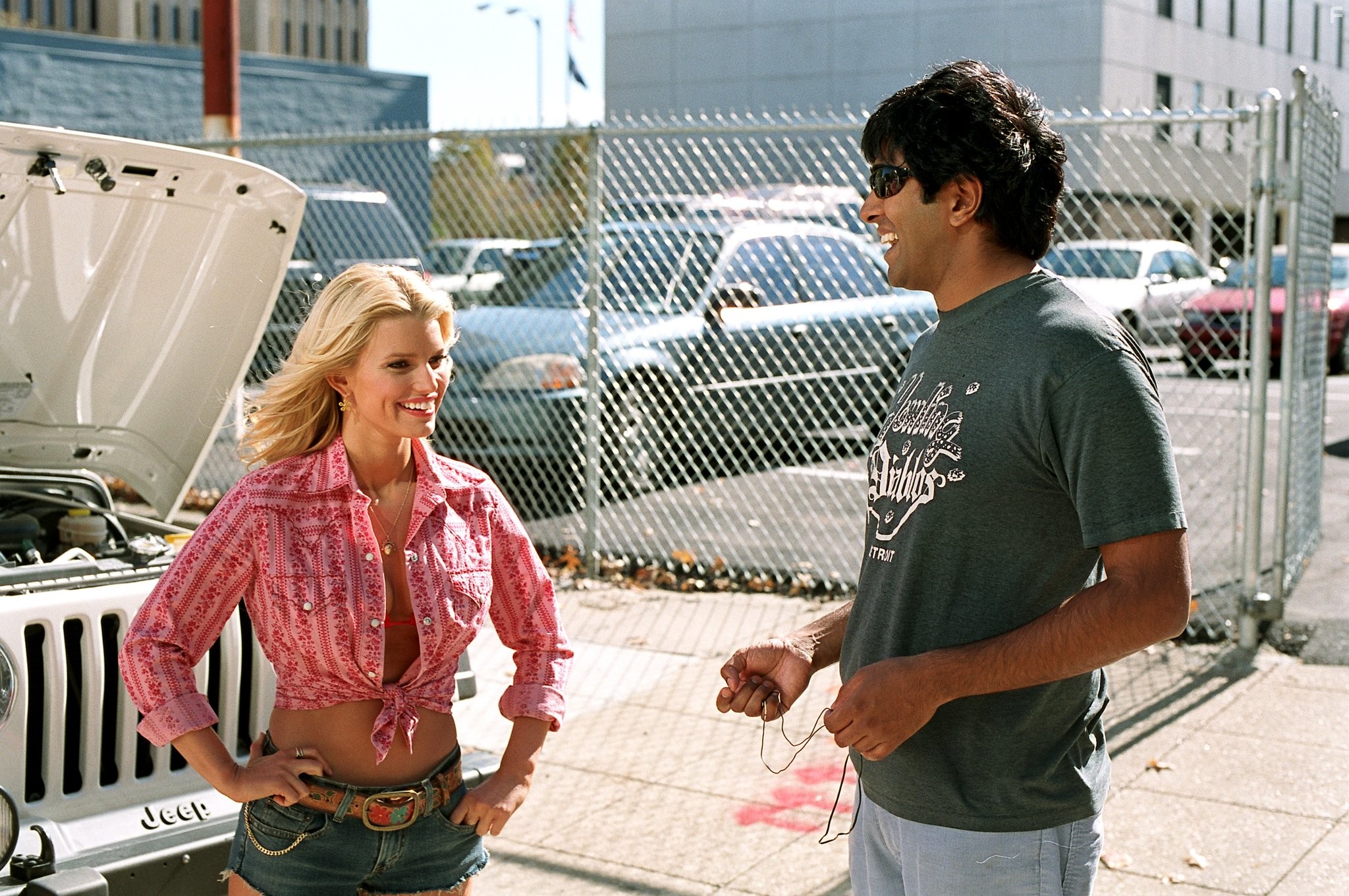 Jessica Simpson and Jay Chandrasekhar in Придурки из Хаззарда (2005)