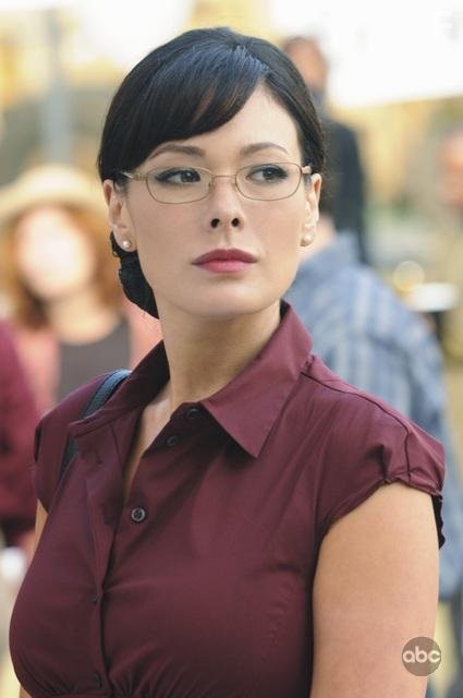Lindsay Price in Иствик (2009)