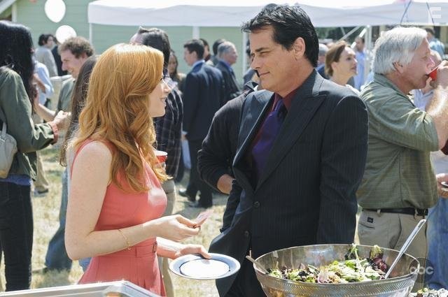 Paul Gross and Jaime Ray Newman in Иствик (2009)