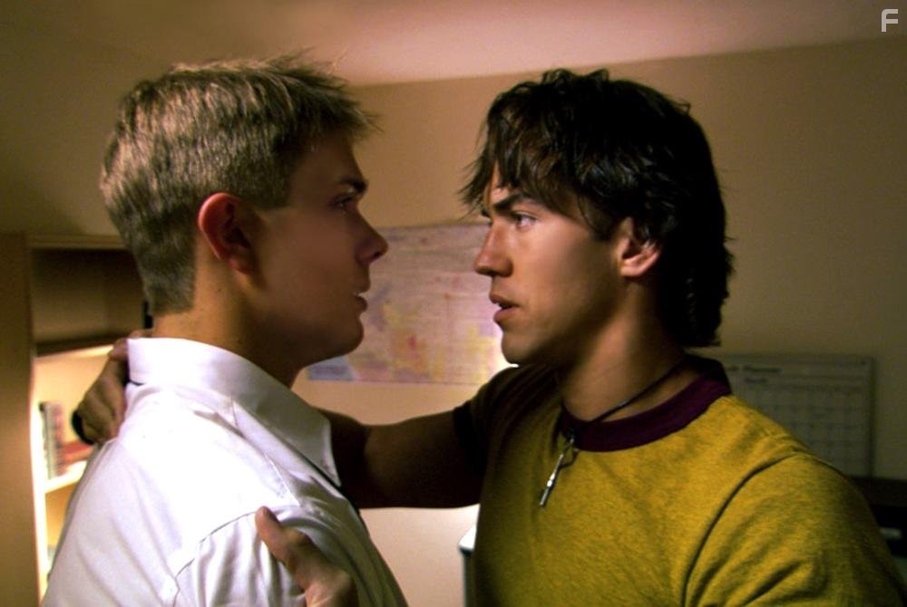 Wes Ramsey and Steve Sandvoss in Последние дни (2003)