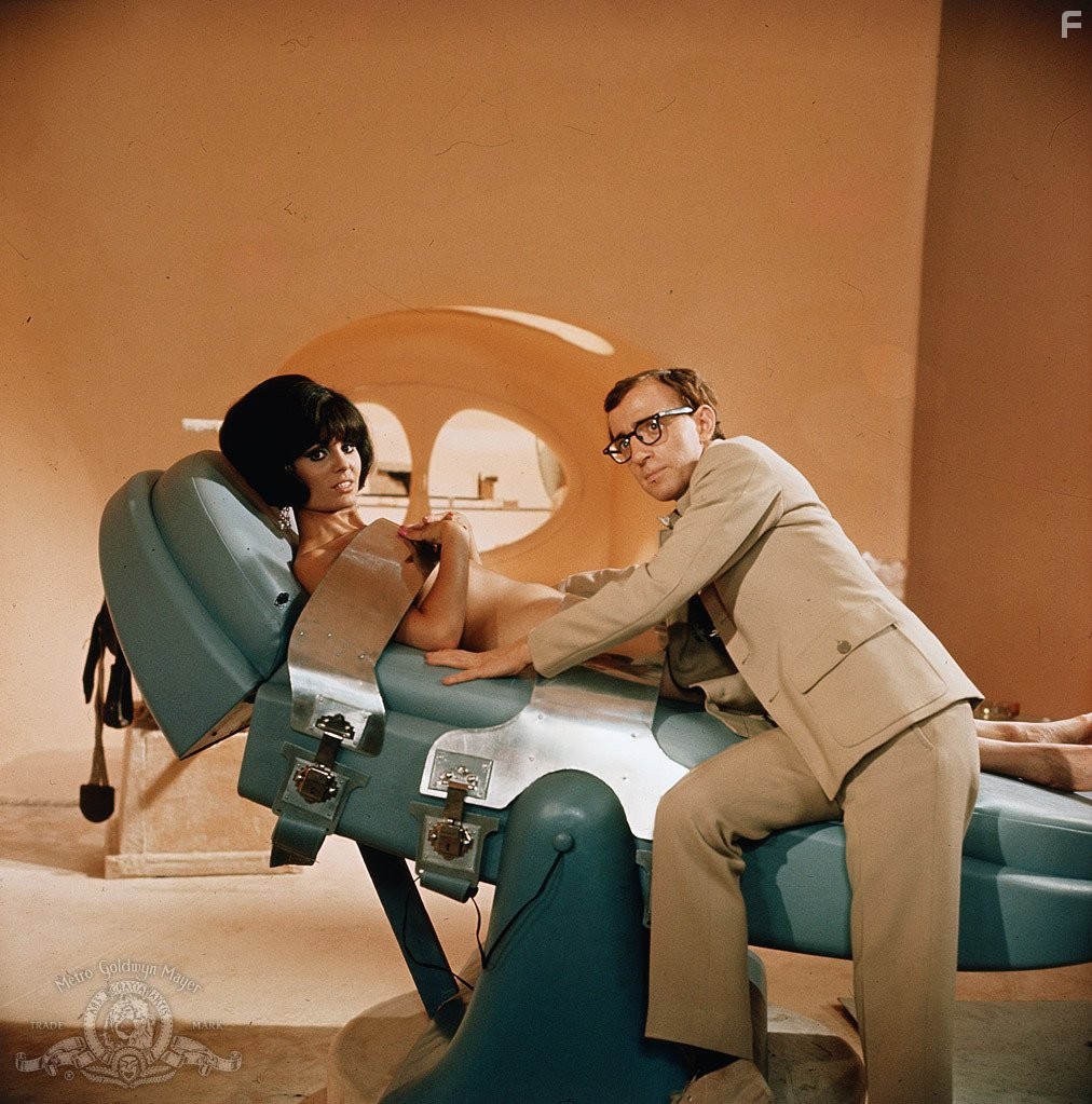 Woody Allen and Daliah Lavi in Казино Рояль (1967)