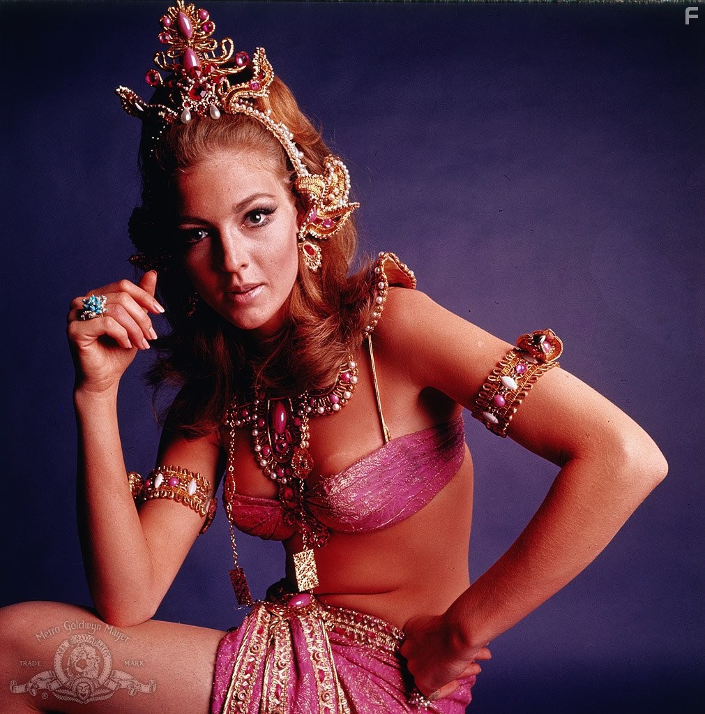 Joanna Pettet in Казино Рояль (1967)