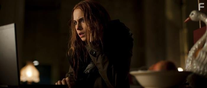 Aura Garrido in Тело (2012)