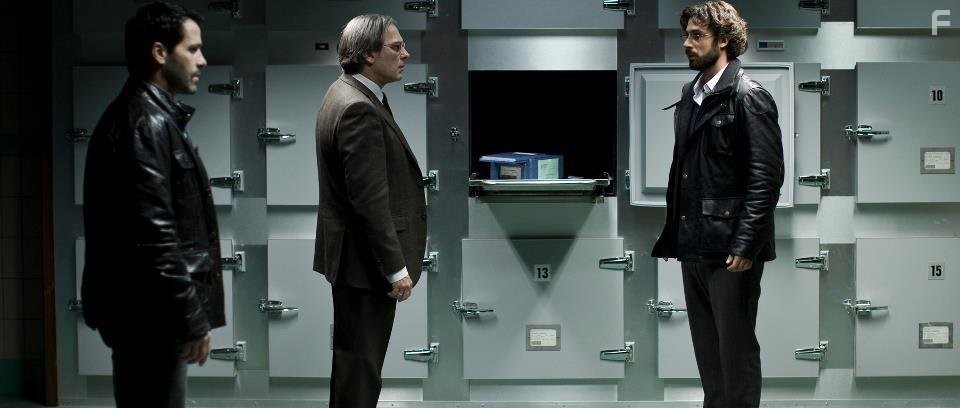Jos? Coronado and Hugo Silva in Тело (2012)