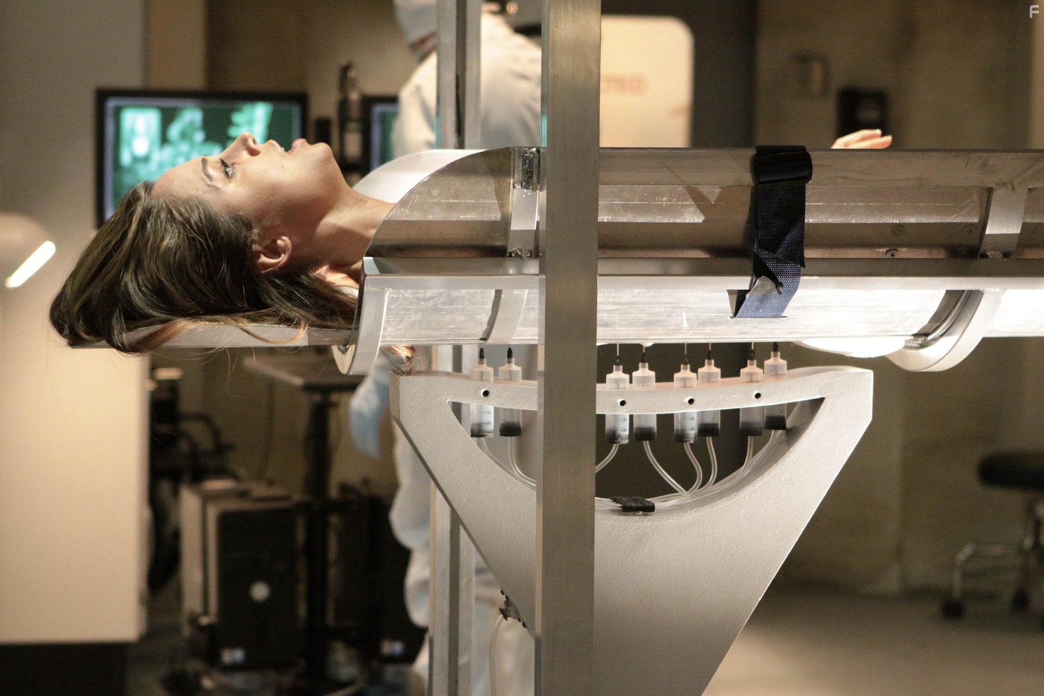 Eliza Dushku in Кукольный дом (2009)