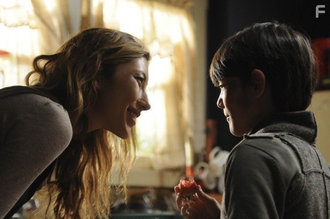 Dichen Lachman and Brandon Dieter in Кукольный дом (2009)