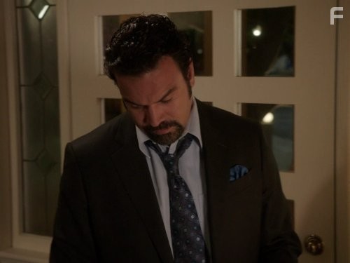 Ricardo Chavira in Отчаянные домохозяйки (2004)