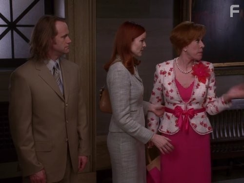 Carol Burnett, Marcia Cross, and Lee Tergesen in Отчаянные домохозяйки (2004)