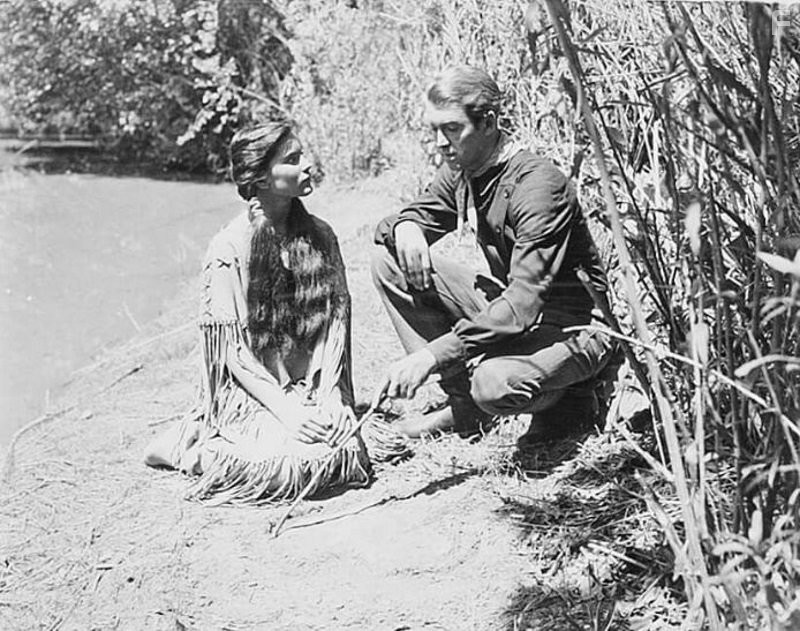 James Stewart and Debra Paget in Сломанная стрела (1950)