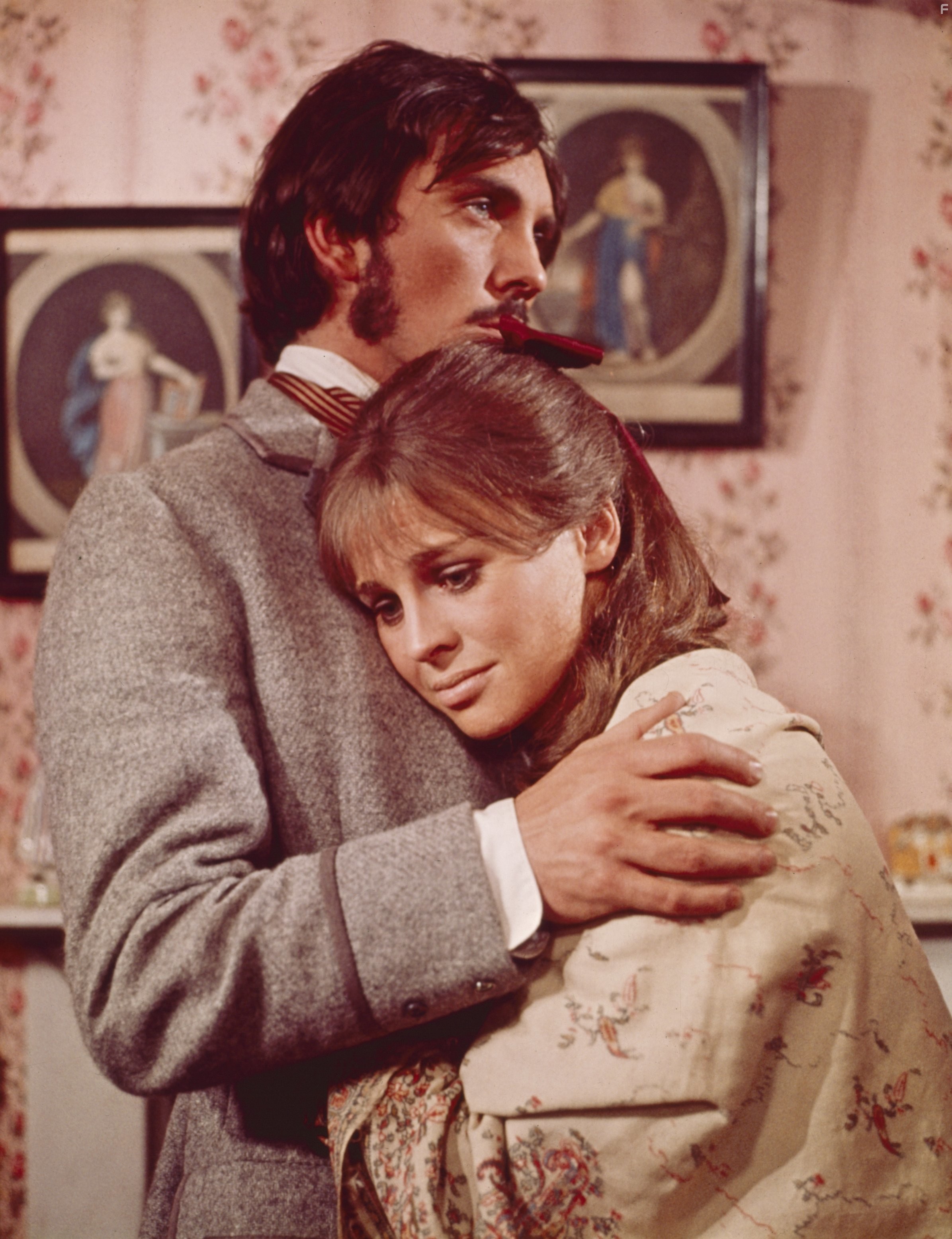 Terence Stamp and Julie Christie in Вдали от безумной толпы (1967)