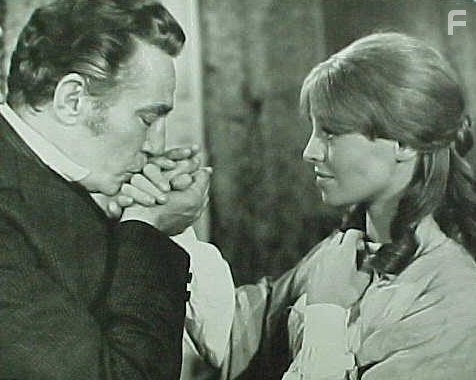 Julie Christie and Peter Finch in Вдали от безумной толпы (1967)