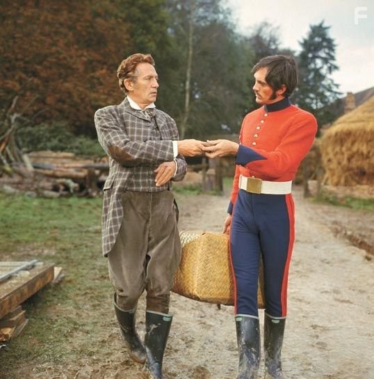 Terence Stamp and Peter Finch in Вдали от безумной толпы (1967)